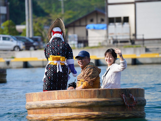 Taraibune (tub boats)_3